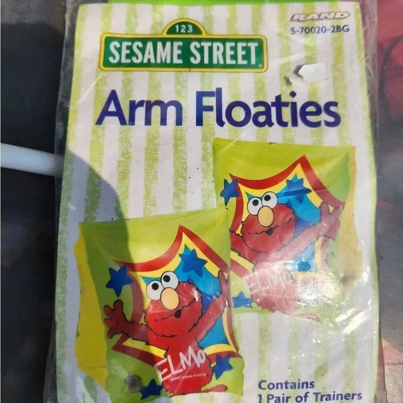 Elmo arm floats‎ - Picture 1 of 1